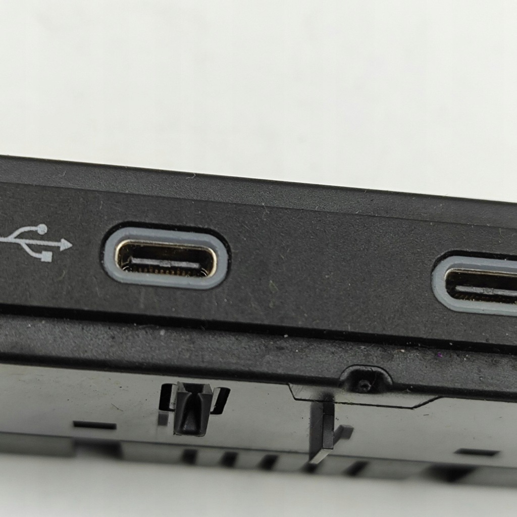 фото №6, Audi q4 sportback e-tron 2024 роз'єм / з'єднувач usb