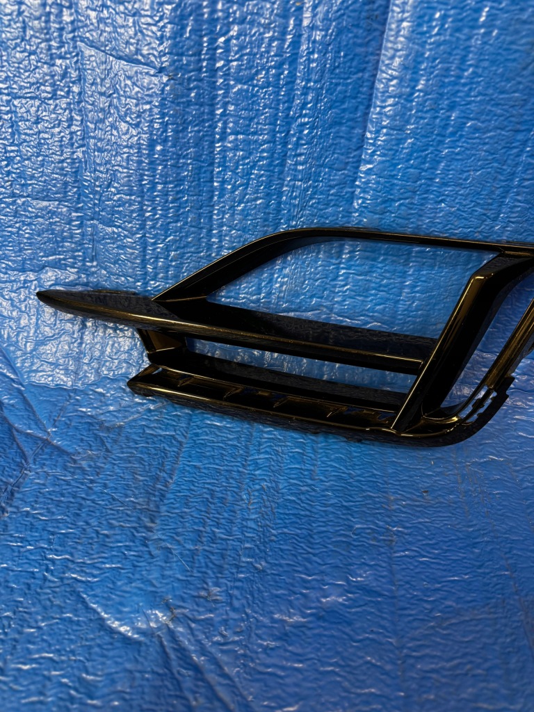 фото №1, Решётка бампера правая vw golf vii r-line lift 5g0853666r