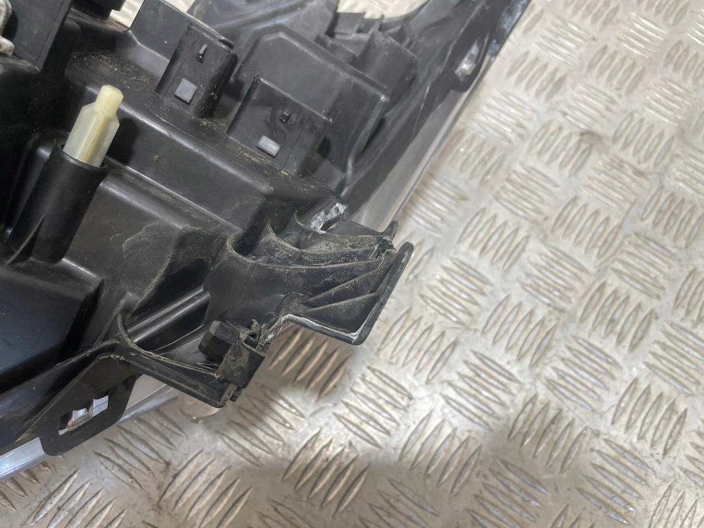 фото №8, Лампа правый перед bi ксенон поворотный renault laguna iii 260105823r europa