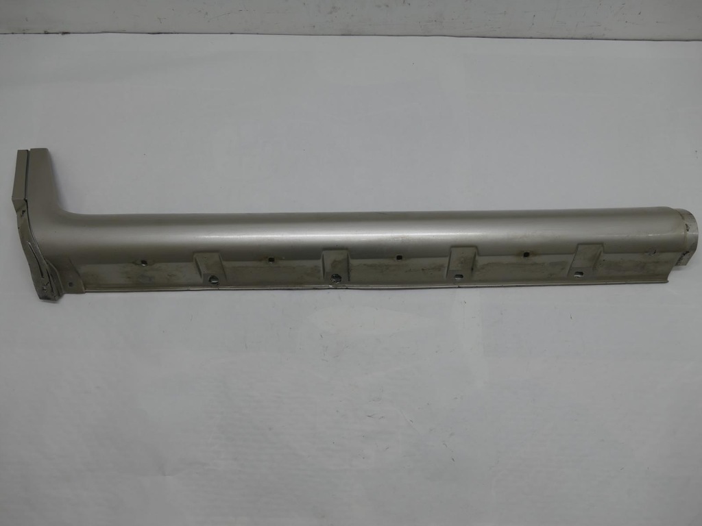 фото №1, Opel monterey a isuzu молдинг порог правая 753/153