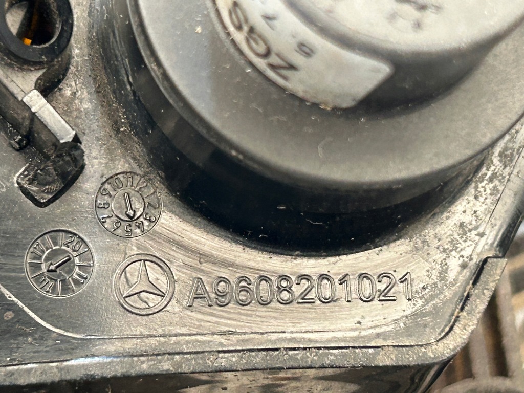 фото №5, Лампа поворотник ліва mercedes actros mp4 a9608201021