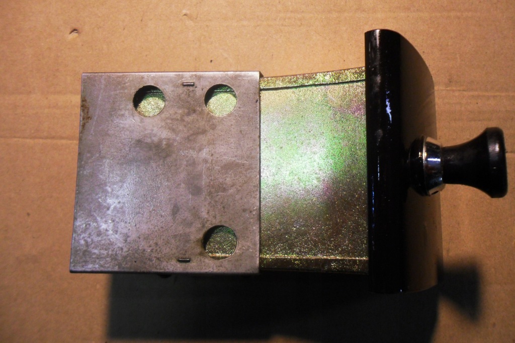 фото №8, Пепельница mercedes усилитель бампера w121 w120