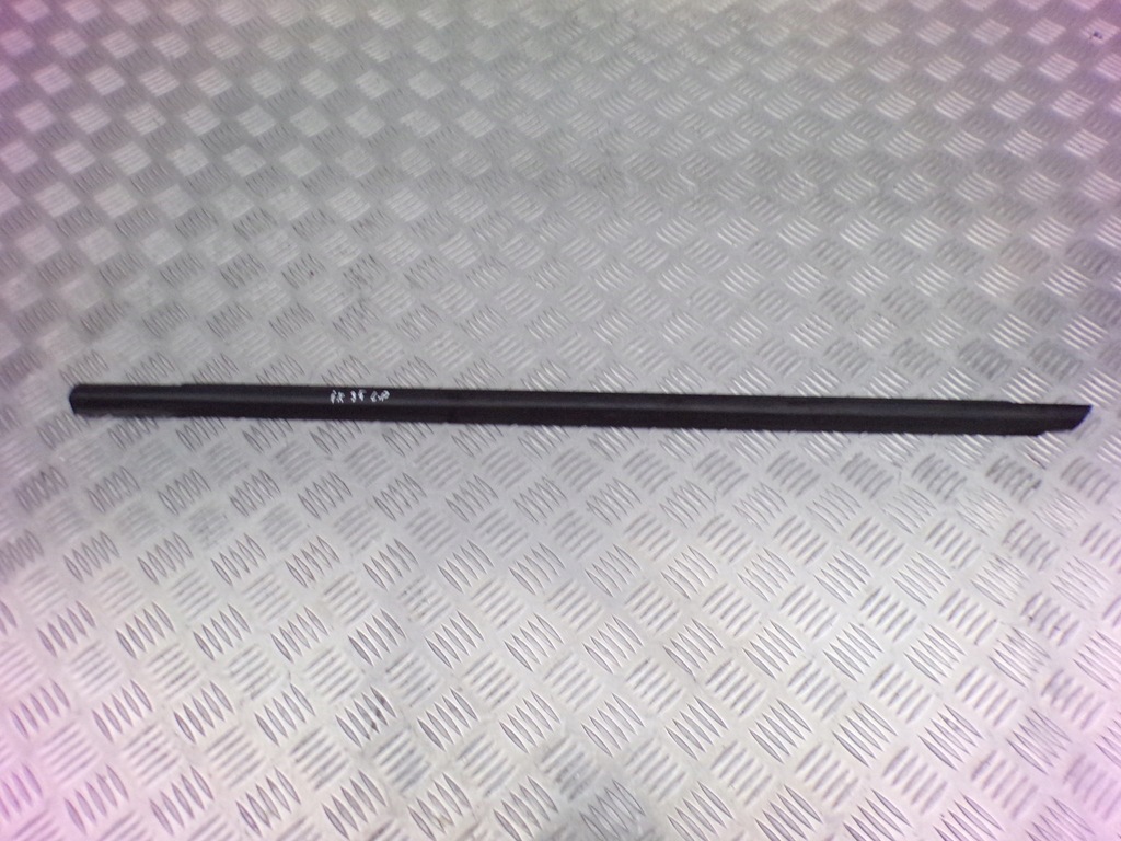 фото №1, Молдинг дверь уплотнитель левый перед hyundai ix35 11