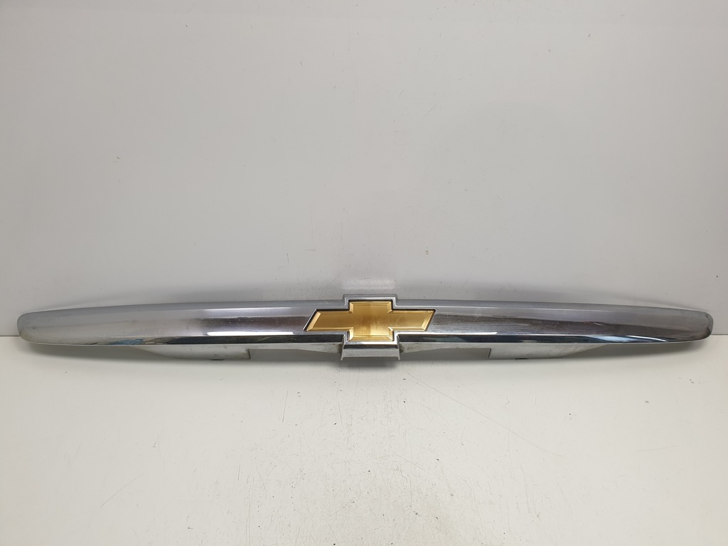 фото №1, Chevrolet equinox i молдинг кришки багажника