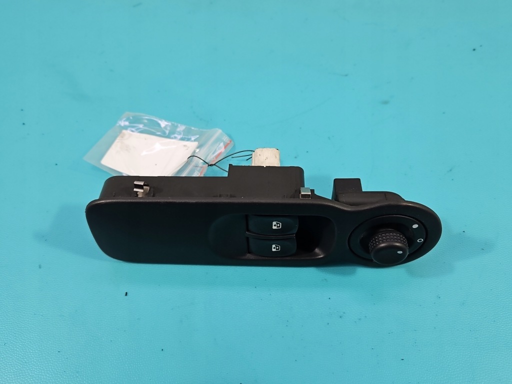 фото №3, Перемикач вікон renault modus 8200277630a eu