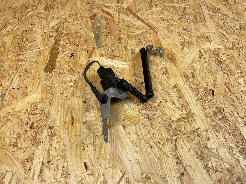 фото №7, Датчик вирівнювання світла лампа лівий volvo xc40 c40 32221477 32221957