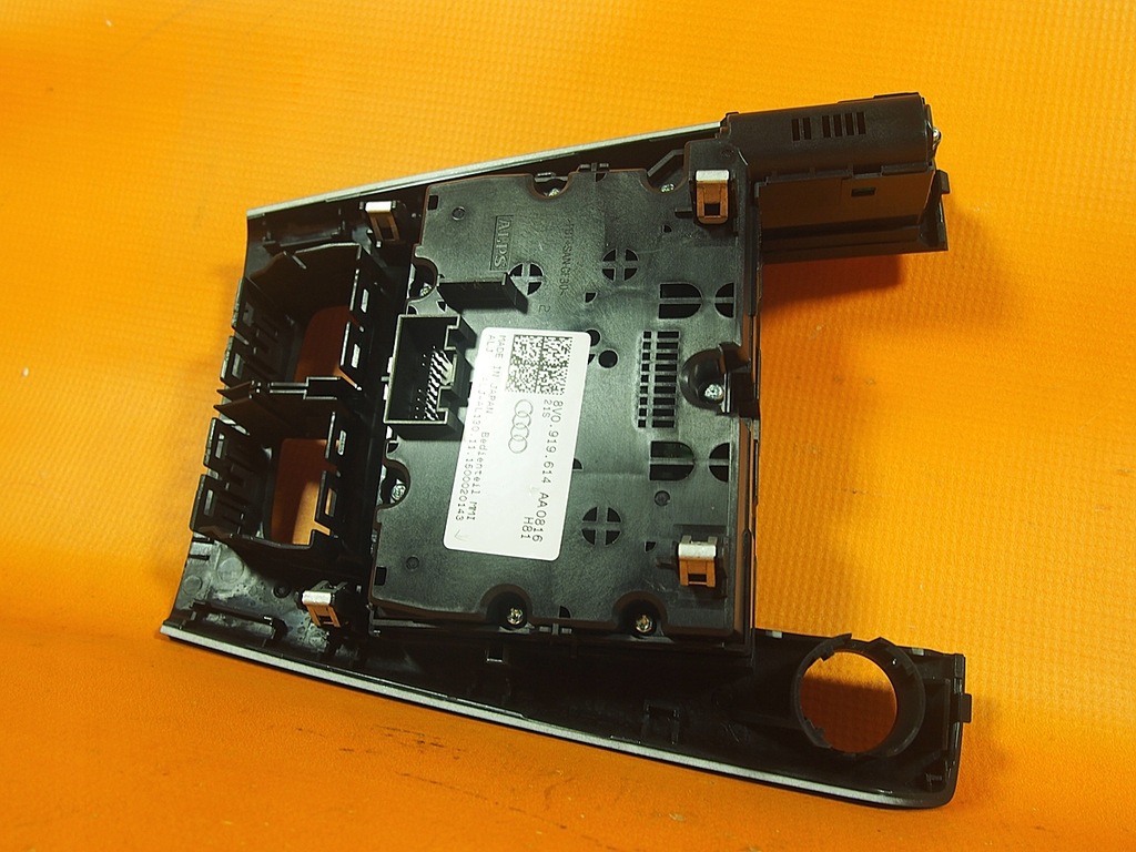 фото №8, Audi a3 s3 8v панель управление navi 8v0919614aa