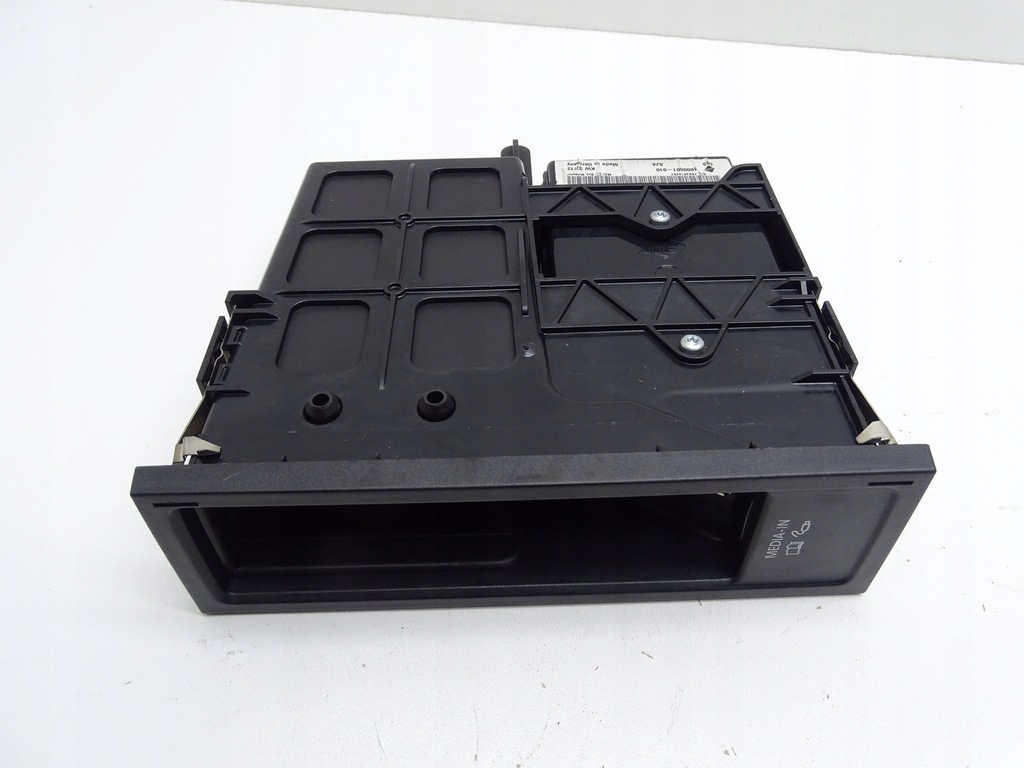 фото №9, Модуль зчитувач інтерфейс media-in 5n0035341g vw tiguan i 5n lift passat cc