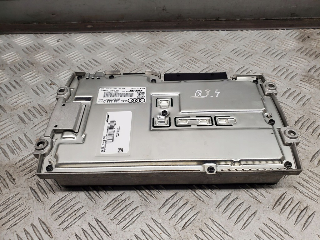 фото №5, Audi q3 8u 8x0035223d с задний усилители