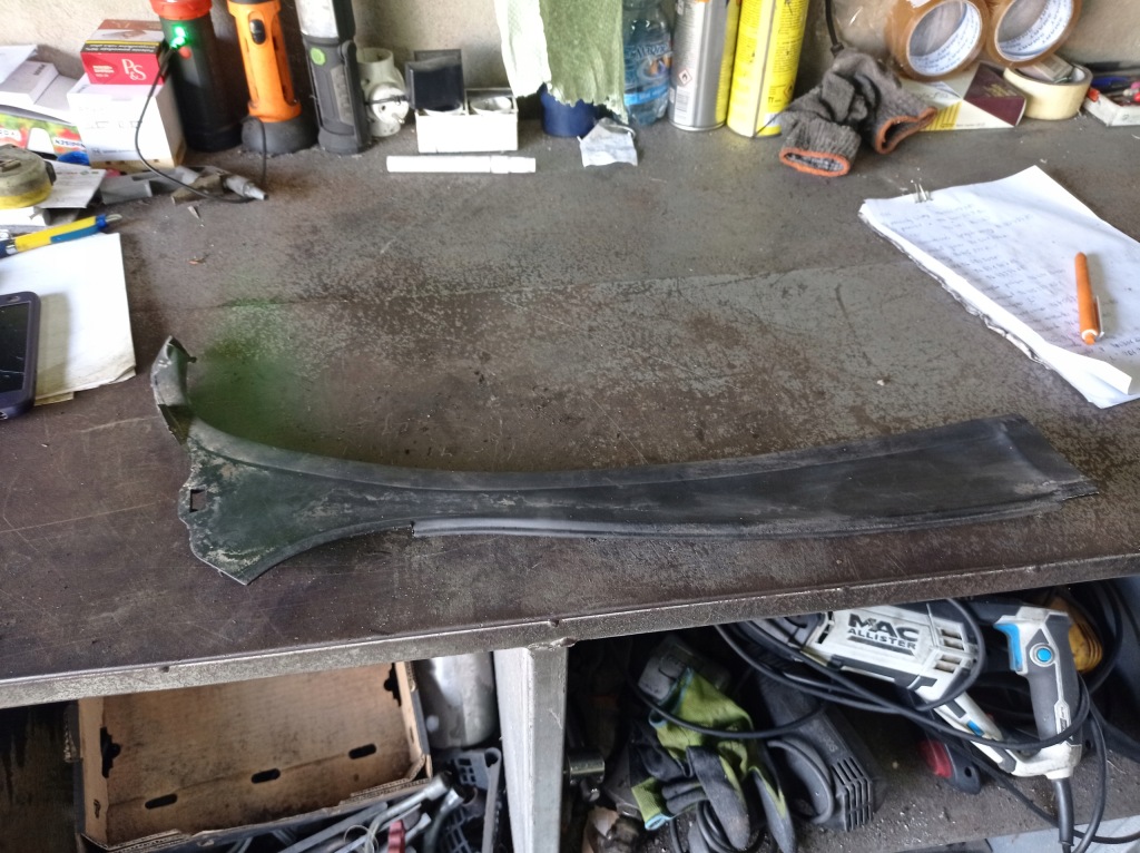 фото №1, Peugeot 206 - жабо правое 9630607377