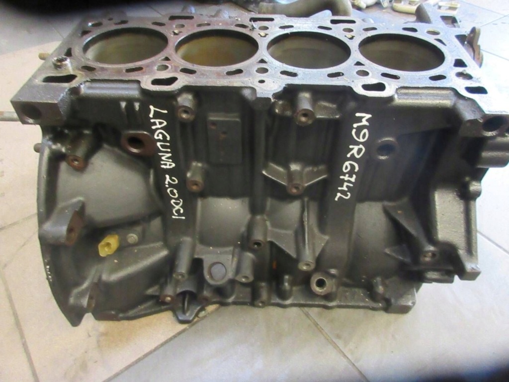 Блок двигателя renault laguna 3 2.0 dci m9rg742 Оригинал
