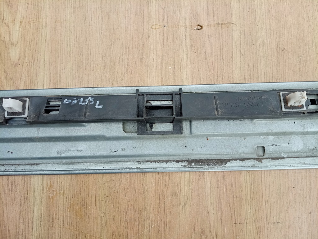 фото №13, Podkł. проставка захист рейки двері зсувний ліва honda odyssey 2005 72589shja