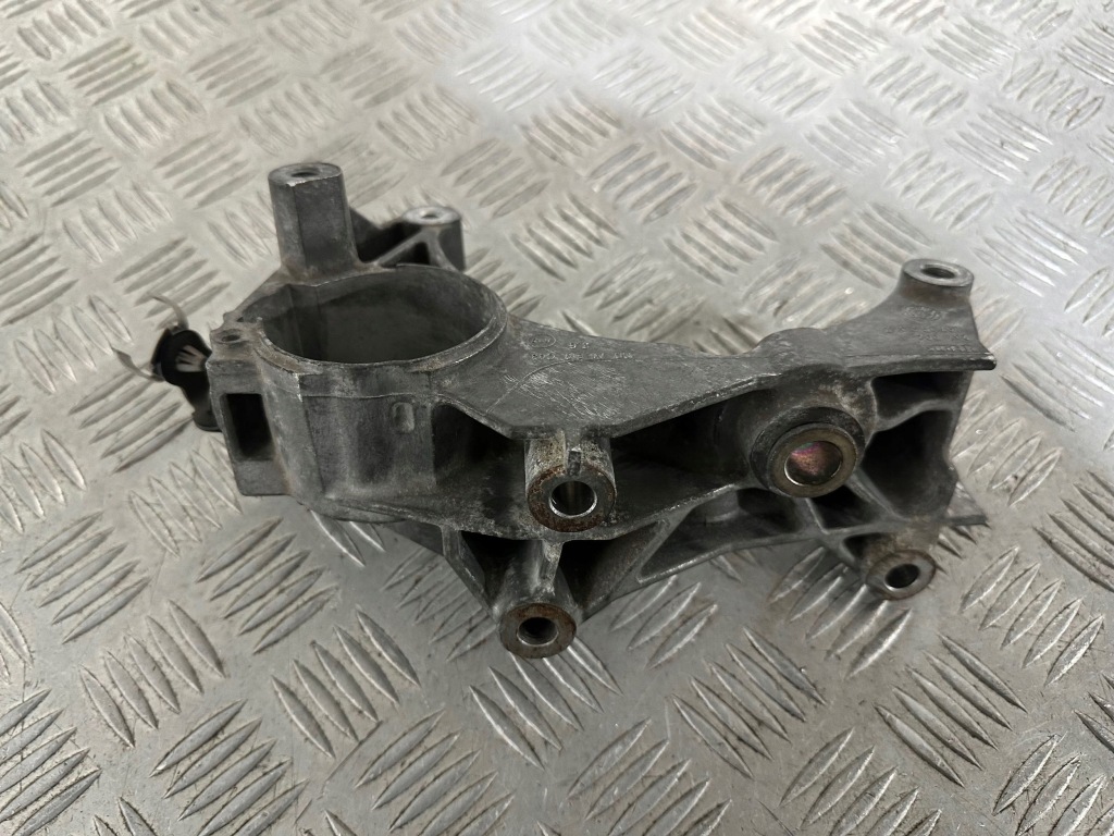 Купити Opel astra h 1.7 cdti кронштейн кронштейн генератора 897364343