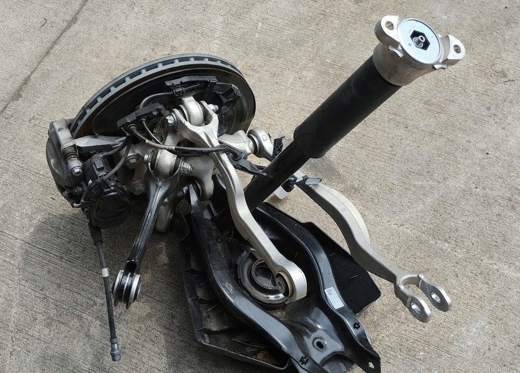 фото №4, Поворотный кулак ступица правый задняя mercedes e klasa e300de w214 24r комплект амортизатор