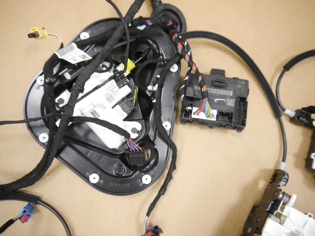 фото №4, Audi a7 4k доводчики доводчик дверь