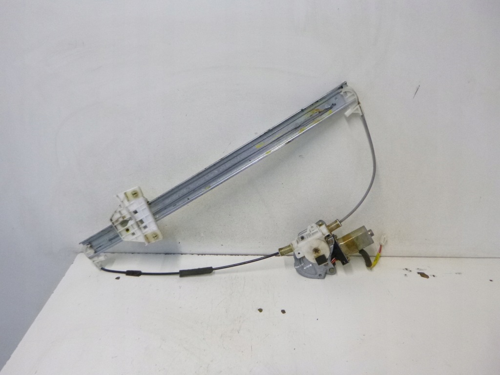 фото №1, Механизм окон перед mazda mpv 04r.