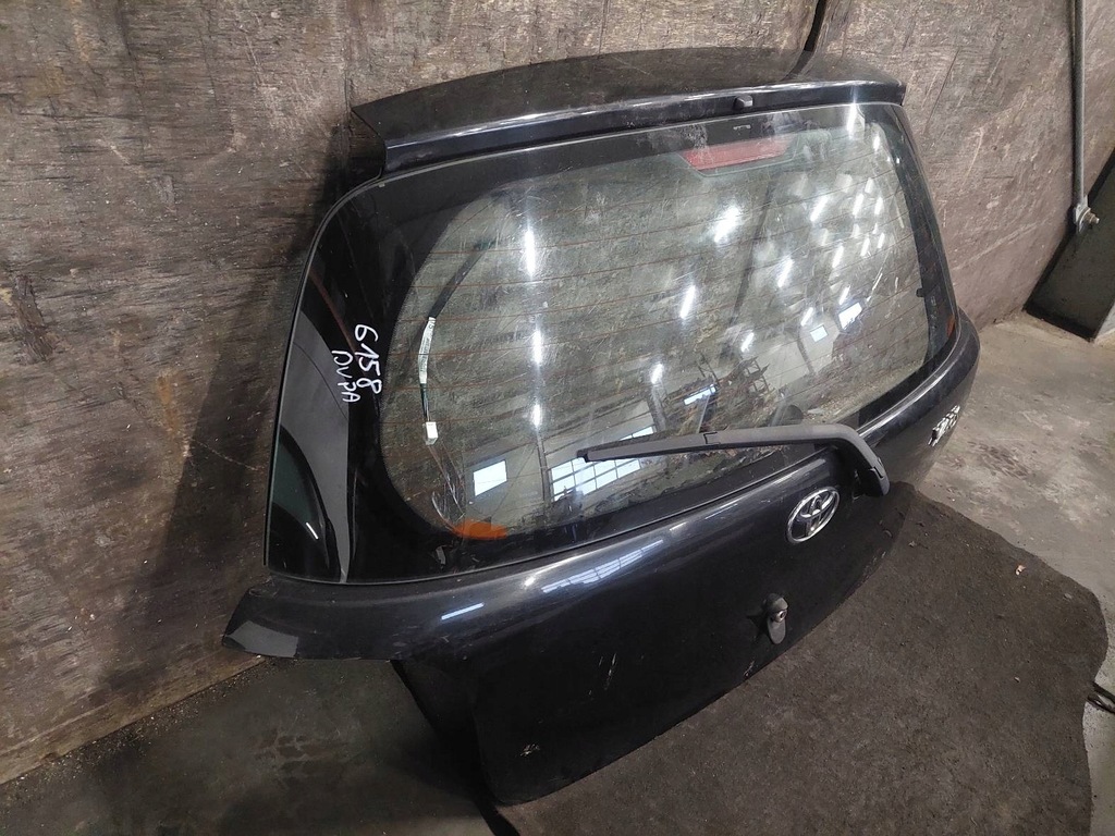 фото №9, Kompletny задняя toyota yaris i lift 209 крышка багажника бампер лампы