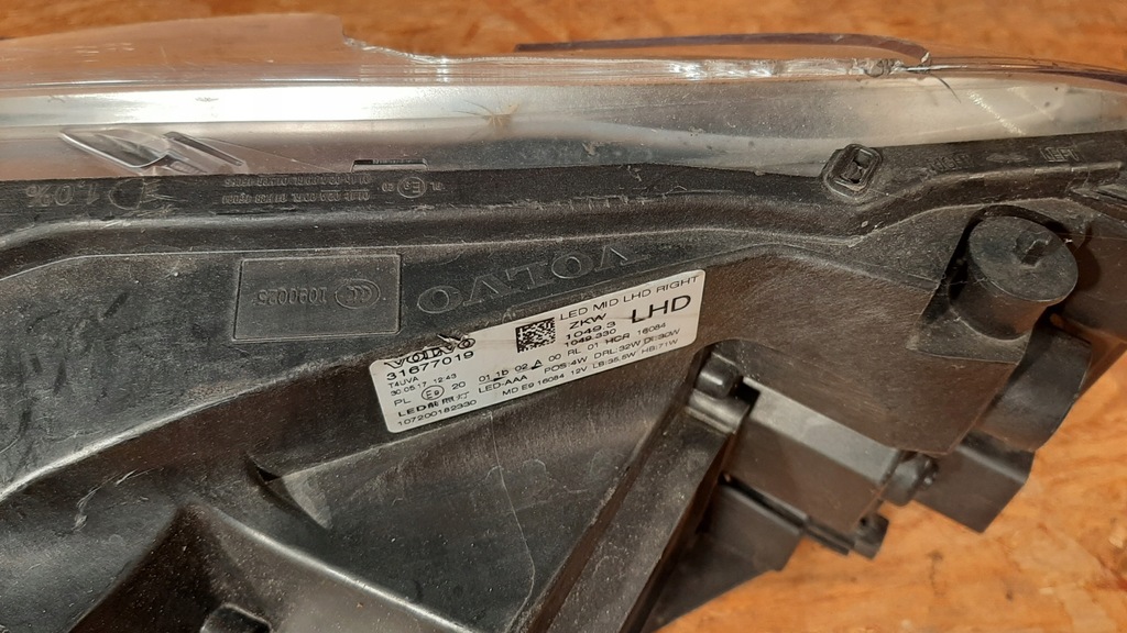 фото №10, Volvo v40 лампа full led правая перед передняя 31677019