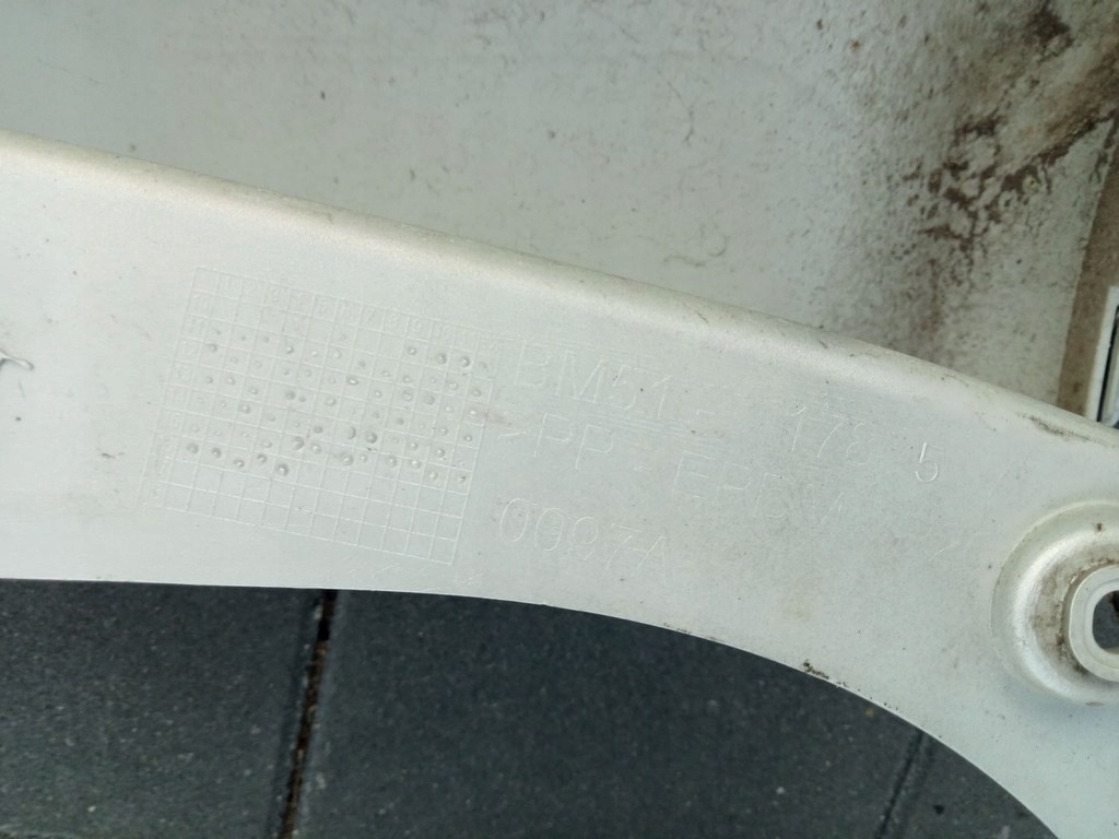 Купити Ford focus mk3 універсал 2011-18- кут бампера lt