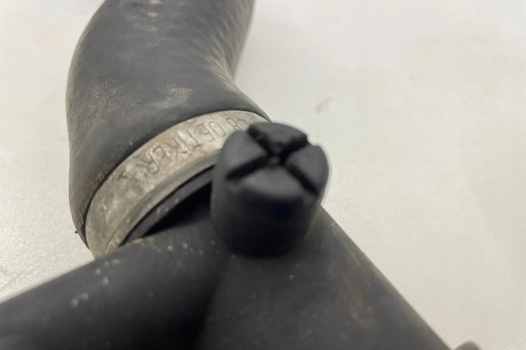 фото №10, Труба охлаждение bmw 3 e46 2249778 2.0l дизель 110kw 2004