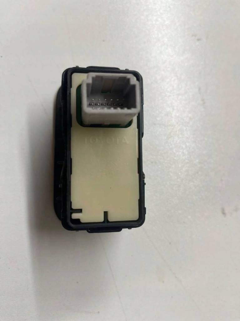 фото №3, Lexus rx 450h 2021 кнопки окон