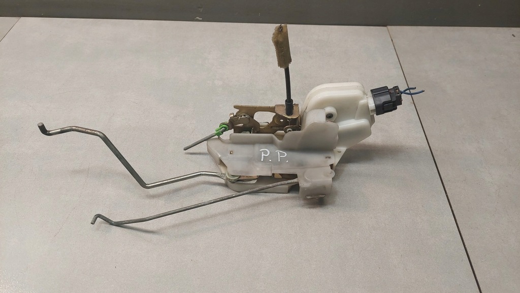 фото №1, Замок дверь правый перед space wagon iii 2.4 gdi