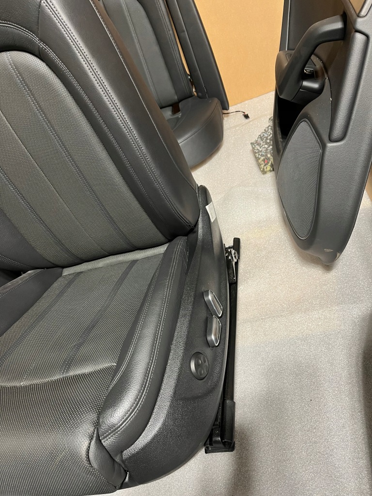 Купити Audi a6 c7 lift sedan сидіння заднє сидіння обшивки декори тунель вентиляція nowe