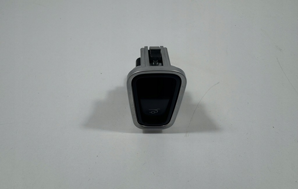 фото №1, Aston martin dbx my83-19b514-ab кнопка кришки багажника