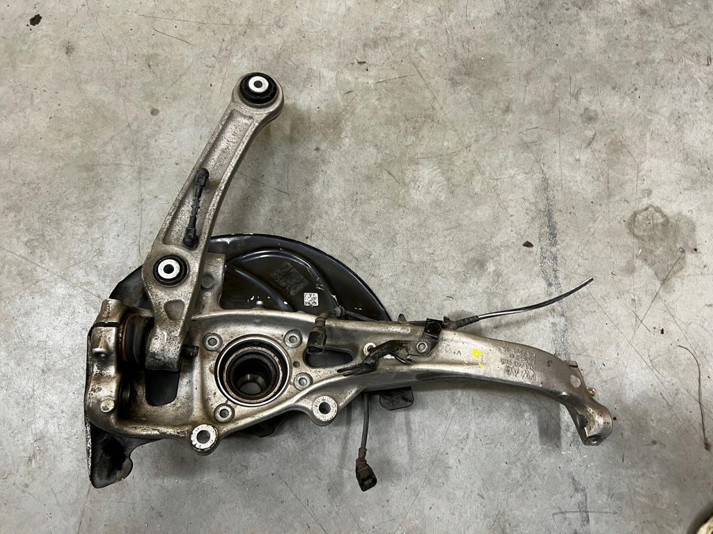 фото №5, Поворотний кулак ступиця важіль перед правий audi sq7 q7 4m