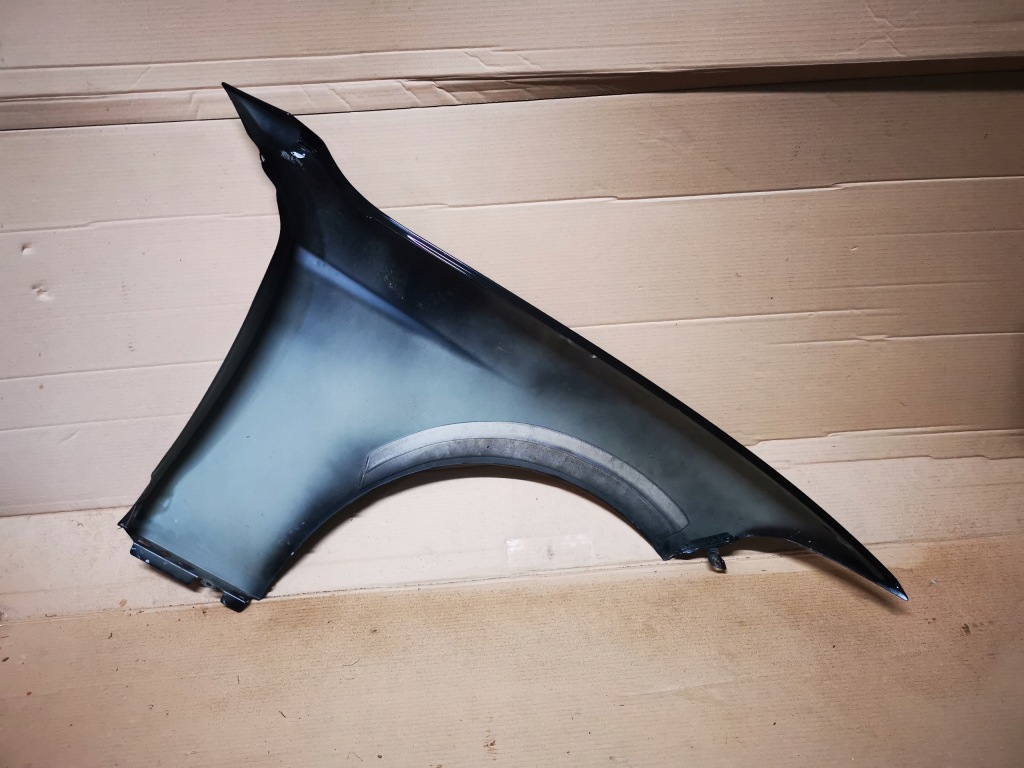 Крыло  левое  bmw 1 f20 w цвет чёрный обычный ly в Украине