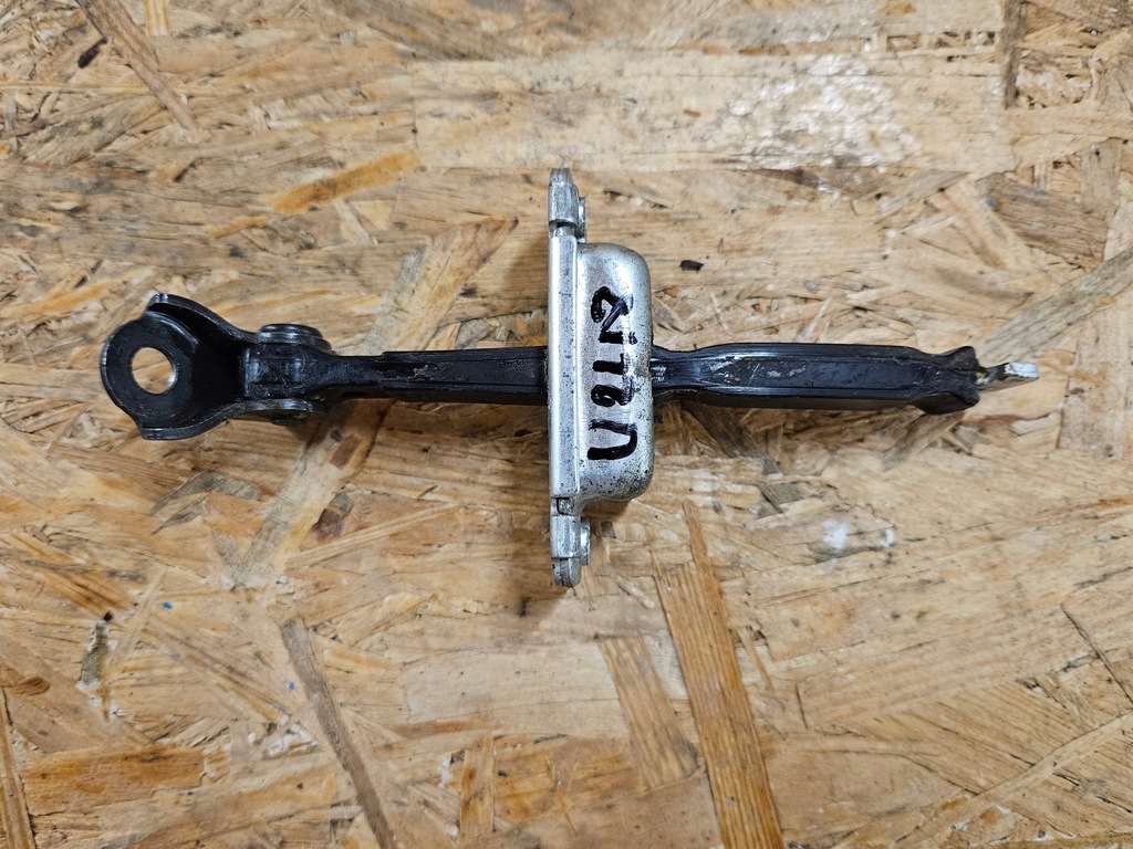 фото №1, Ограничитель дверь правый задняя hyundai i30 ii 12-