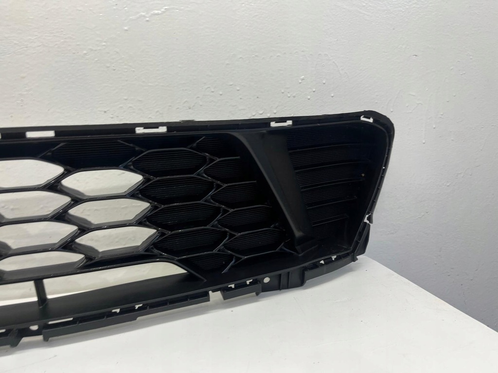 фото №6, Ceed iii решётка бампера перед 86560-j7000