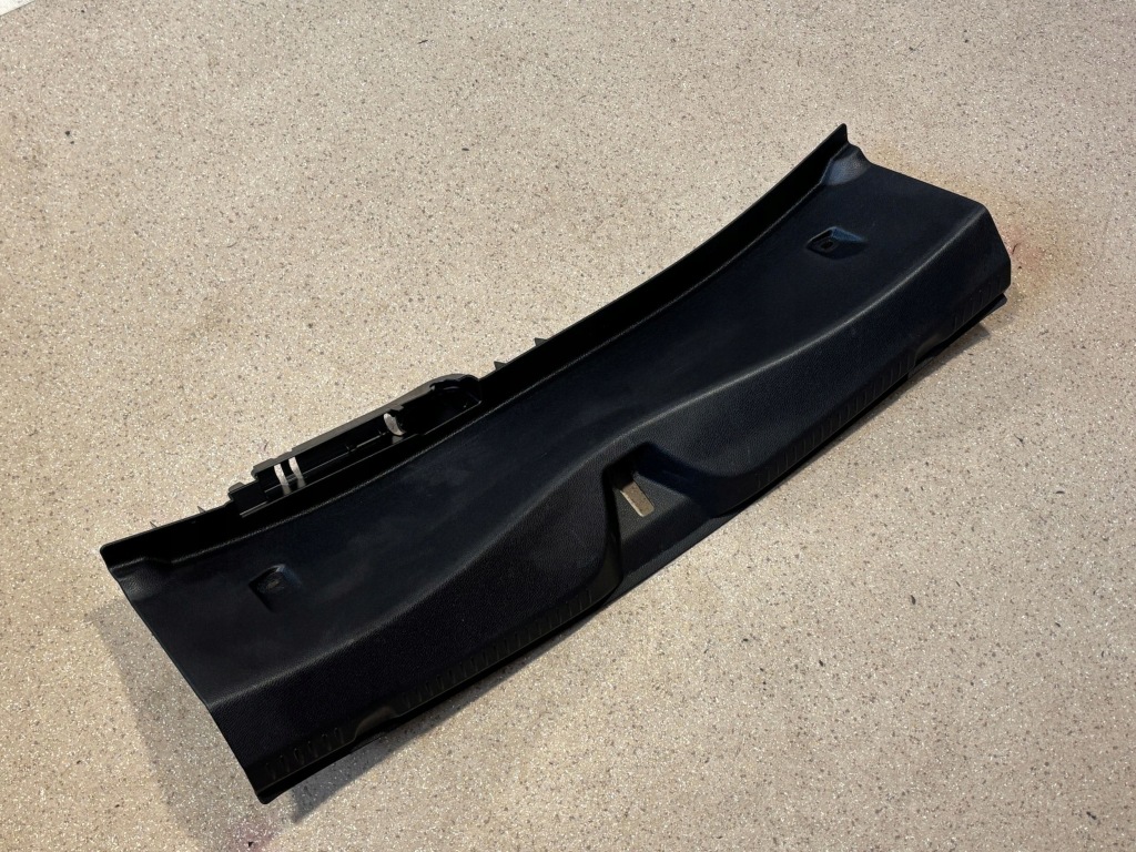 Накладка порог багажника задний  mercedes-benz e w238 a2386901241 в Украине