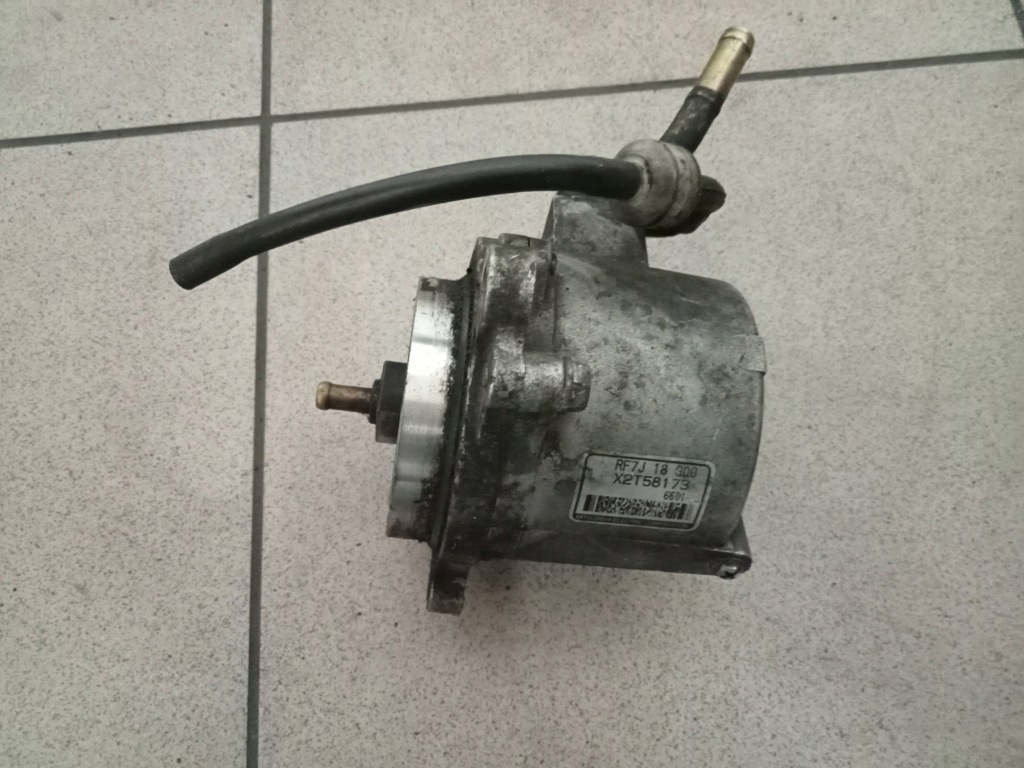 фото №1, Насос вакуумный mazda mpv ii lw rf7j18g00 31044746 2.0l дизель 100kw 2008