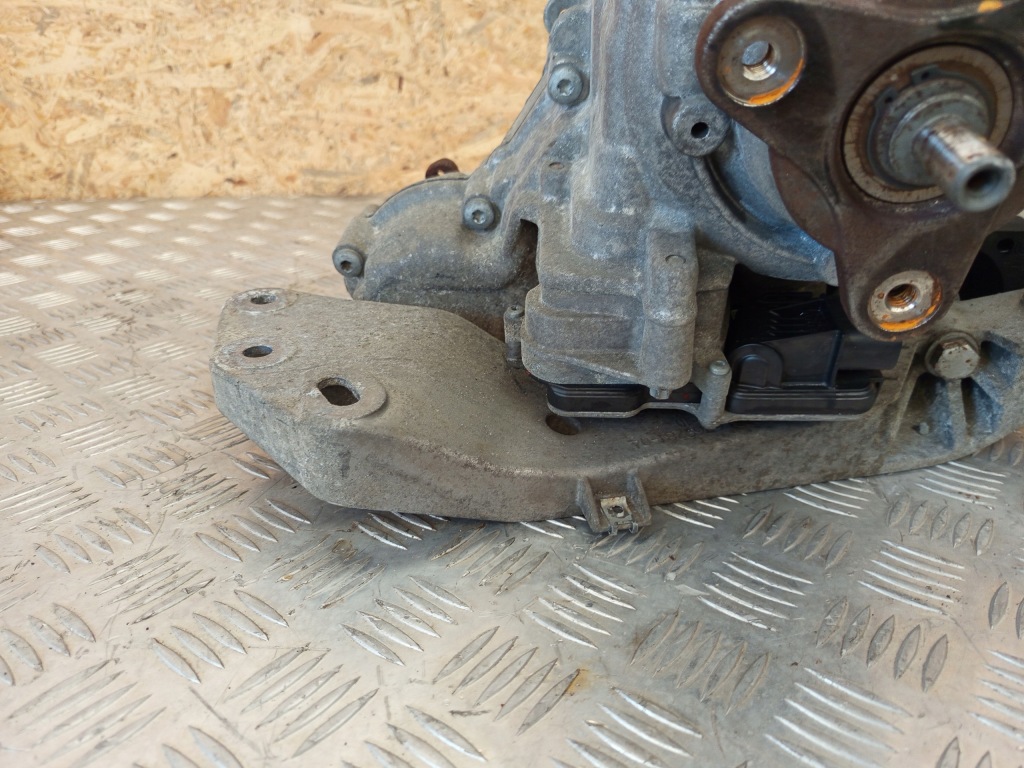 Bmw оригинальный номер 7619176 7619181 x1 e84 редуктор коробки передач регулятор в Украине