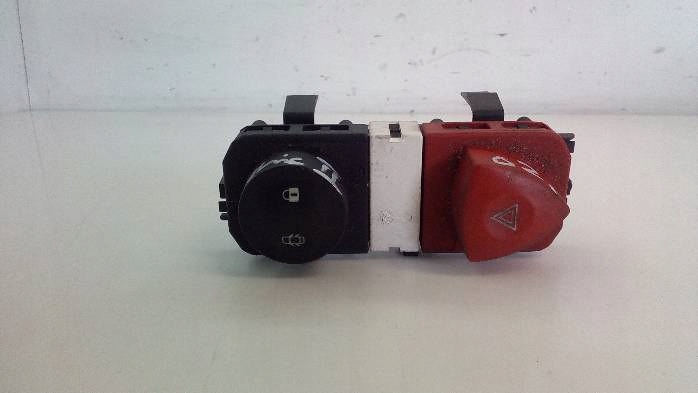 фото №7, Панель переключателей renault scenic ii 8200095493