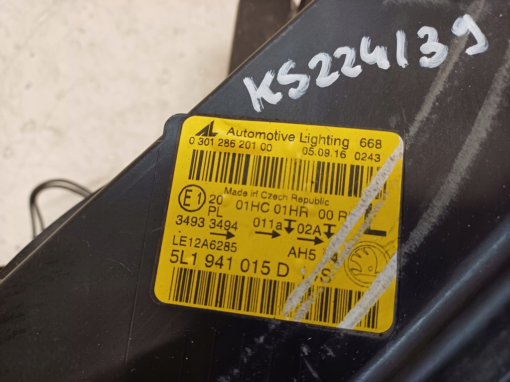 фото №11, Skoda yeti lift 12- лампа левая перед 5l1941015d - стекло