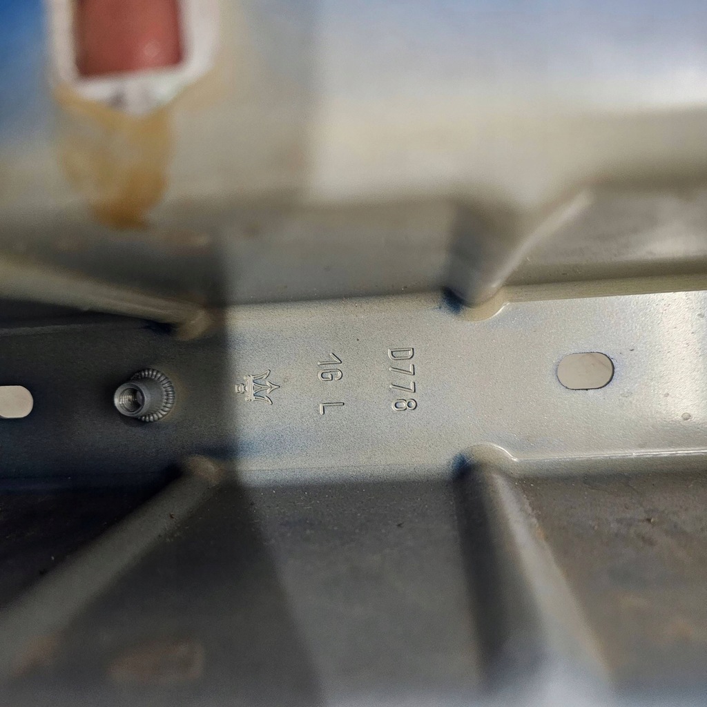 фото №12, Кронштейн кронштейн левая правая maserati granturismo m189