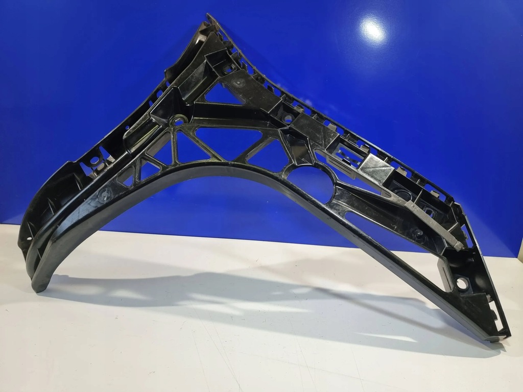 фото №1, Mercedes-benz cls c257 2018 элементы крепёжные