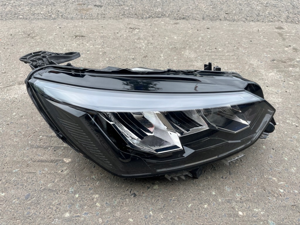 фото №1, Лампа правая передняя peugeot 208 ii full led