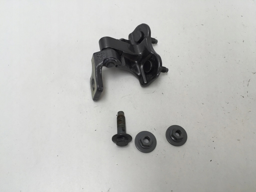 фото №1, Mercedes b w247 2020 петля двері лівий задня верхній