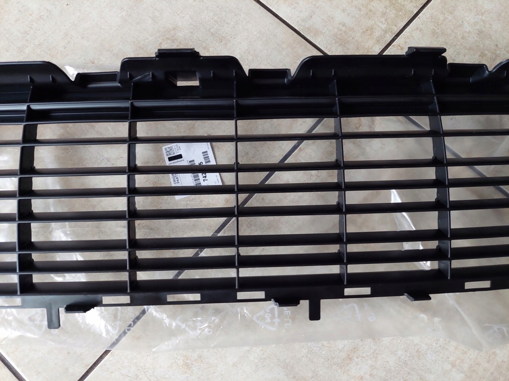 фото №6, Решітка бампера - середня - внутрішня - peugeot 3008 i - 09-13
