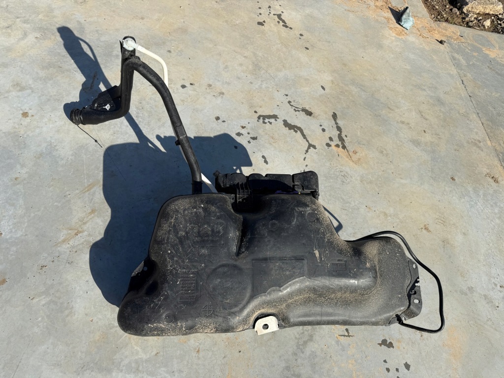 Peugeot 208 ii lift 24r 1.2 thp bak бак топлива бензин 9844106880 Цена