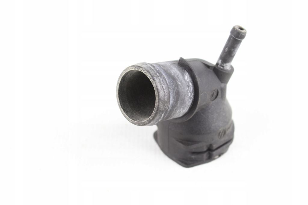 Патрубок радиатора воды vw passat b6 2.0 tdi 05-10 Недорого