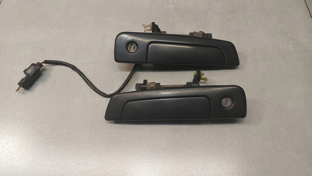 фото №1, Ручка зовнішня права ліва перед space wagon iii