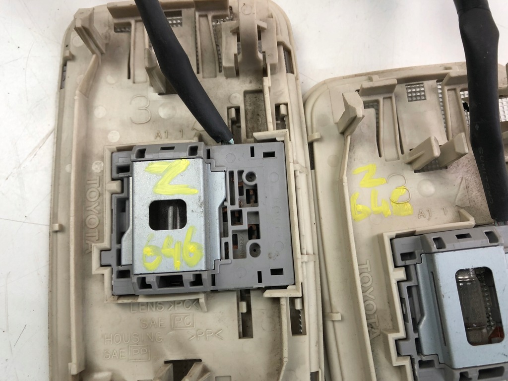 фото №12, Toyota verso лампа стельовий