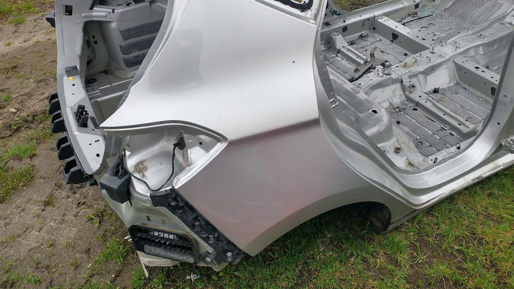 фото №1, Ford fiesta mk8 четверть правая обшивка задняя 5 d