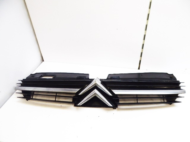 фото №1, C5 i 01r- решітка радіатора решітка радіатора бампера перед hb 5d