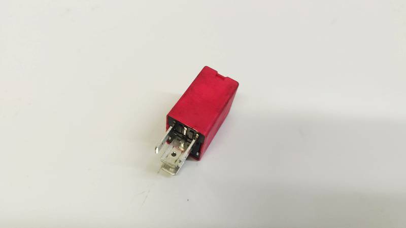 Купити Alfa-romeo 159 реле 2007 2.4l 46520412 b047