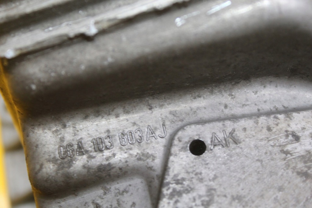 Купити Піддон масляна vw golf v audi a3 1.6 mpi bse 06a103603aj